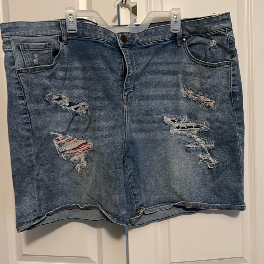 Lane Bryant Midi High rise Boyfriend shorts